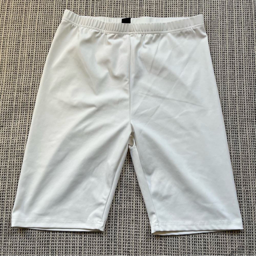 SHEIN White Bicycle Shorts with Stretch Size M